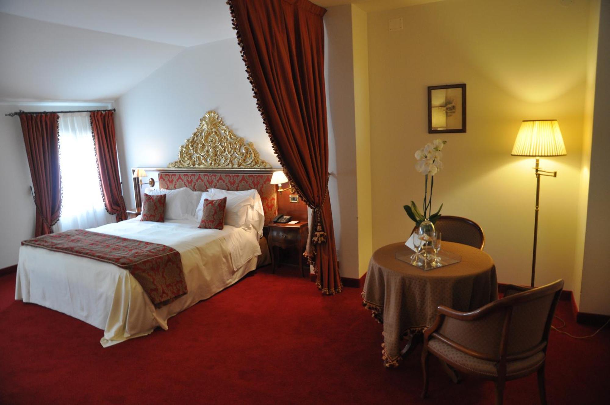 Junior Suite Garden View Golf Course Access